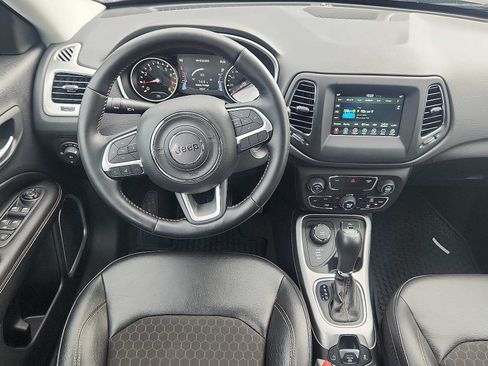 Used 2020 Jeep Compass Latitude w/ Popular Equipment Group AWD/4WD image 11