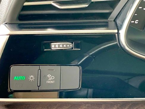 Used 2020 Audi Q7 3.0T Premium Plus AWD/4WD image 30