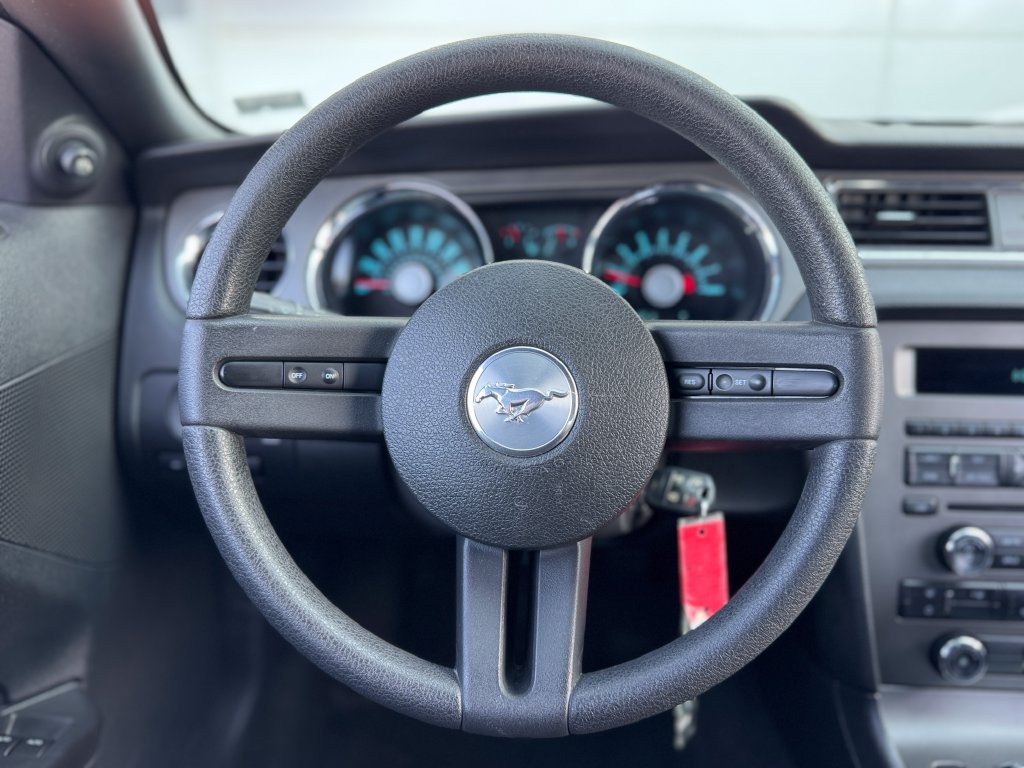 Used 2012 Ford Mustang Convertible RWD image 12