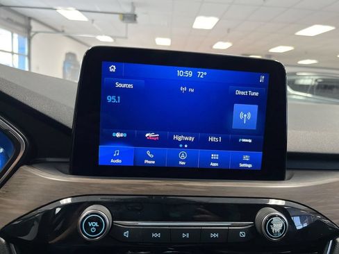 Used 2020 Ford Escape Titanium AWD/4WD image 19