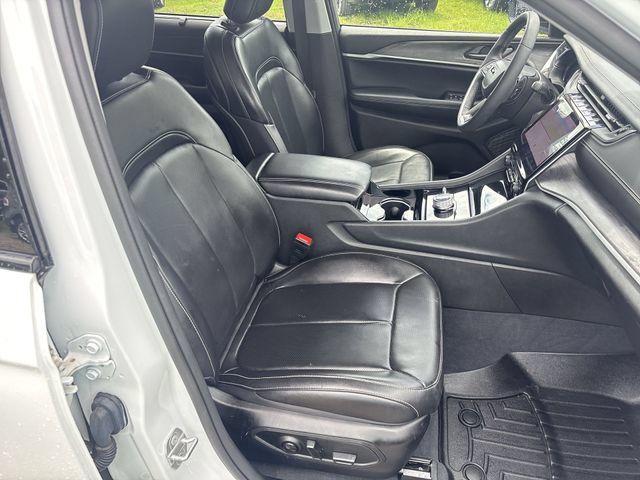 Used 2023 Jeep Grand Cherokee L Limited w/ Luxury Tech Group II AWD/4WD image 27