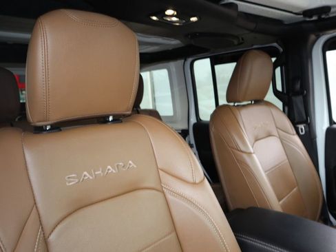 Used 2023 Jeep Wrangler Unlimited Sahara w/ Cold Weather Group image 31