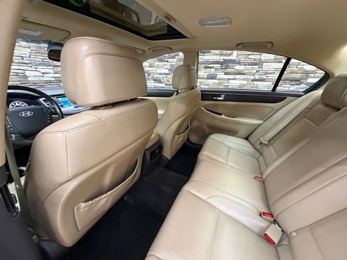 Used 2011 Hyundai Genesis 3.8 w/ Premium Navigation Pkg 3 RWD image 27