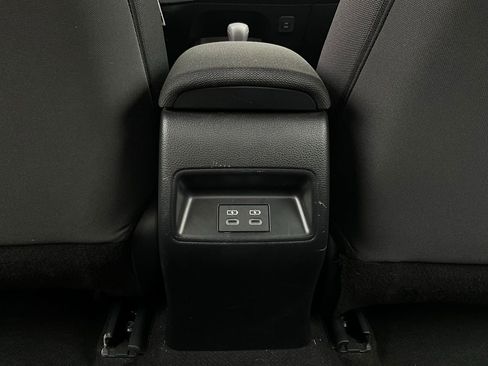 Used 2025 Toyota Corolla LE image 12