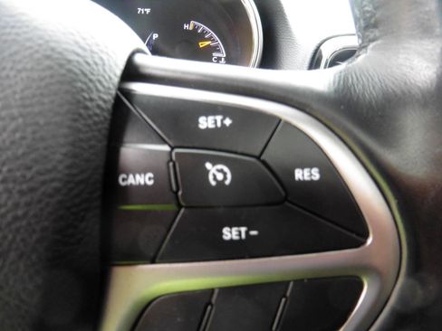 Used 2020 Jeep Grand Cherokee Limited w/ Luxury Group II AWD/4WD image 8