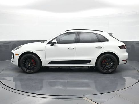 Certified 2018 Porsche Macan GTS AWD/4WD image 2