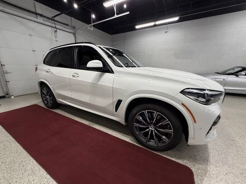 Used 2021 BMW X5 xDrive40i w/ M Sport Package AWD/4WD image 9