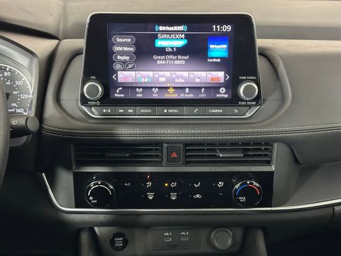Used 2025 Nissan Rogue S AWD/4WD image 14