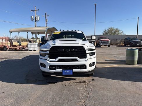 Used 2025 RAM 3500 Limited image 2