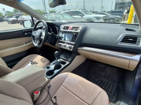 Used 2017 Subaru Outback 2.5i Limited AWD/4WD image 10