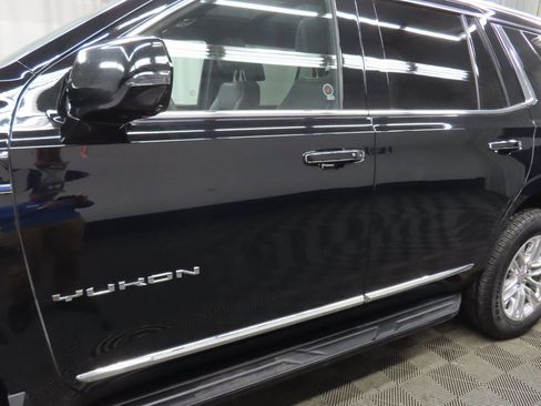 Used 2024 GMC Yukon SLT w/ SLT Luxury Package AWD/4WD image 50