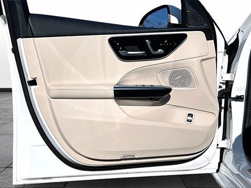 Certified 2025 Mercedes-Benz C 300 4MATIC Sedan image 23