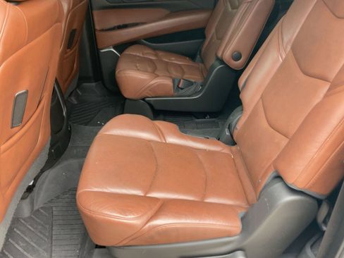 Used 2019 Cadillac Escalade ESV Premium Luxury image 29