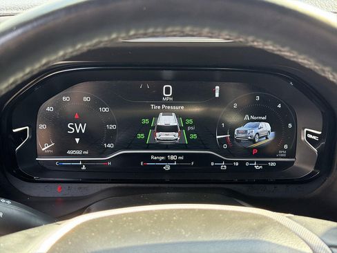 Used 2024 GMC Yukon Denali RWD image 10