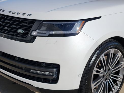 Used 2023 Land Rover Range Rover SE AWD/4WD image 8
