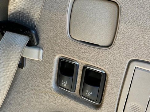 Used 2016 Mercedes-Benz GL 450 4MATIC w/ Premium I Package image 26