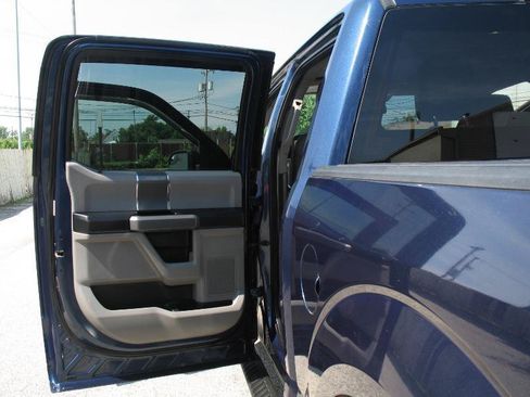 Used 2016 Ford F150 XLT w/ Equipment Group 302A Luxury AWD/4WD image 17