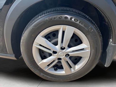 Used 2024 Nissan Kicks S FWD image 11