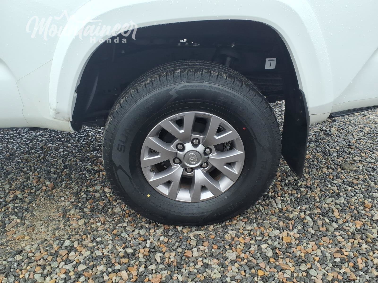 Used 2016 Toyota Tacoma SR5 RWD image 10