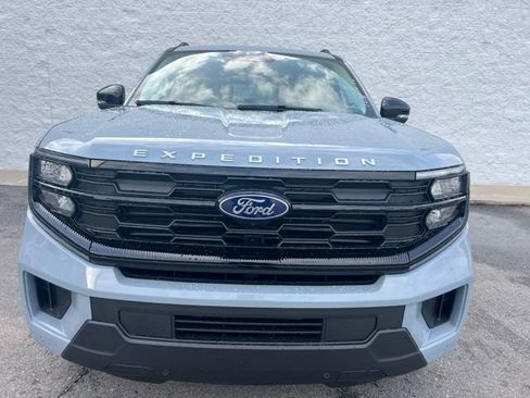 New 2026 Ford Expedition Active RWD image 2