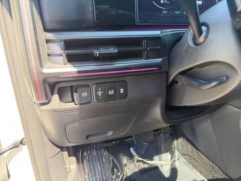 Used 2025 Hyundai Santa Fe Calligraphy AWD/4WD image 19