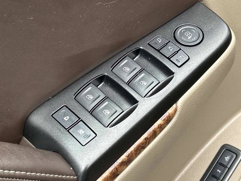 Used 2016 Chevrolet Tahoe LTZ AWD/4WD image 21