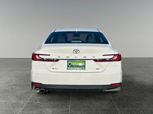 Used 2025 Toyota Camry SE image 6