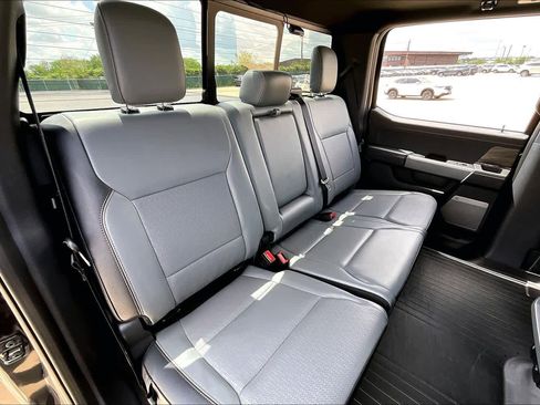 Used 2024 Ford F150 Lightning Lariat image 19