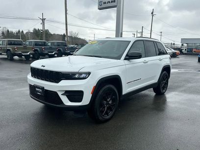 Used 2025 Jeep Grand Cherokee Altitude