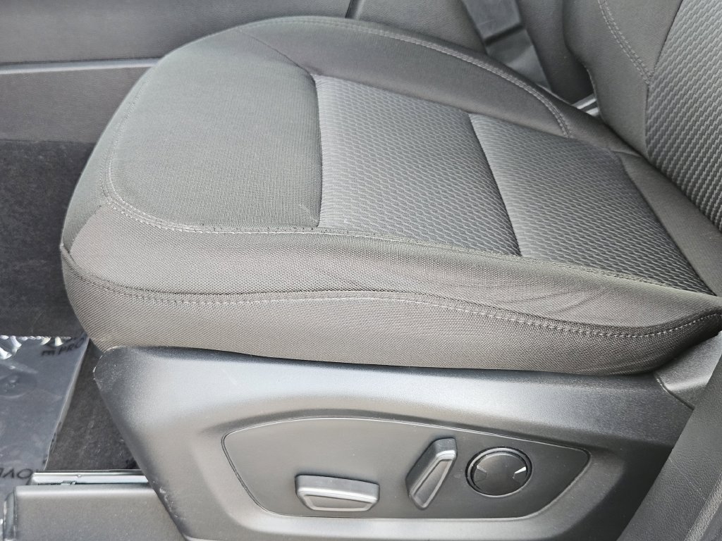Used 2024 Ford Explorer XLT AWD/4WD image 25