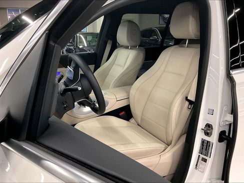 New 2025 Mercedes-Benz GLS 450 4MATIC image 9