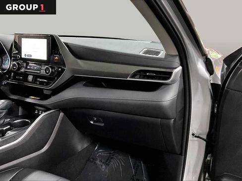 Certified 2025 Toyota Highlander XLE AWD/4WD image 19