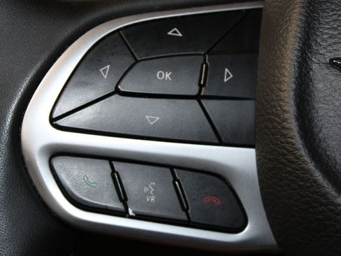 Used 2023 Chrysler 300 Touring AWD/4WD image 35