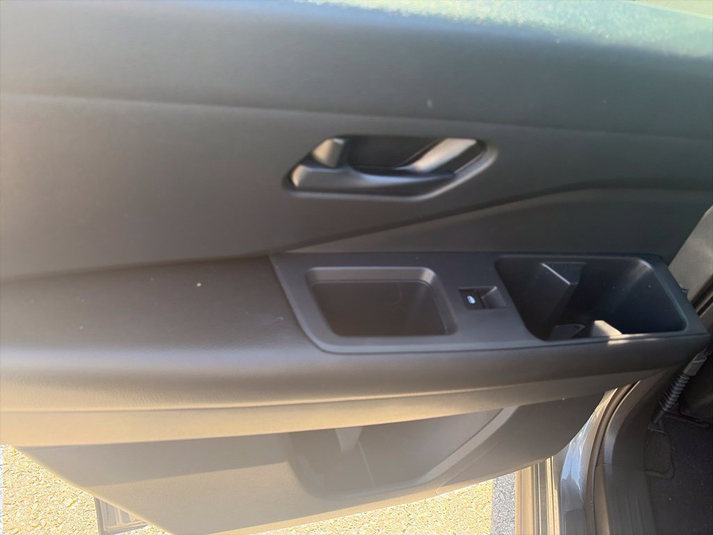 Used 2025 Nissan Pathfinder S AWD/4WD image 12