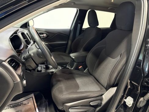 Used 2020 Jeep Cherokee Latitude AWD/4WD image 20