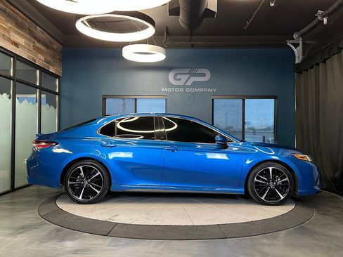 Used 2018 Toyota Camry XSE w/ Driver Assist Package FWD image 2