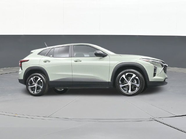 Used 2024 Chevrolet Trax RS FWD image 48