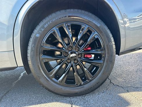 Certified 2023 Cadillac XT6 Sport w/ LPO, ONYX Package image 19