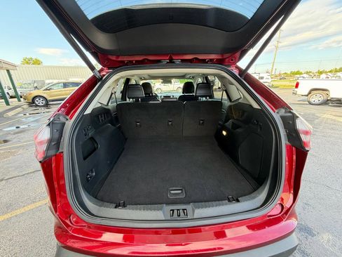 Used 2019 Ford Edge Titanium FWD image 11