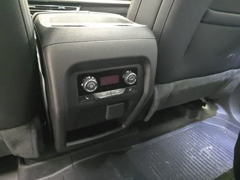 New 2026 Chevrolet Traverse High Country image 24