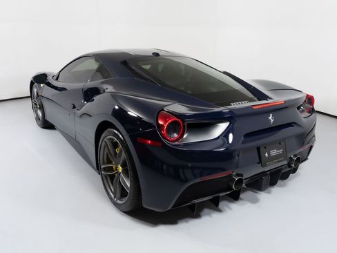 Used 2017 Ferrari 488 GTB RWD image 15