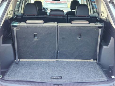 Used 2025 Volkswagen Atlas Peak Edition SE image 14