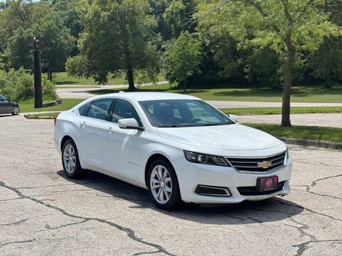 Used 2017 Chevrolet Impala LT w/ Convenience Package FWD image 3