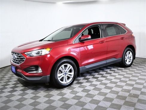 Used 2020 Ford Edge SEL w/ Cold Weather Package image 5