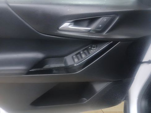 Used 2025 Chevrolet Equinox LT image 19