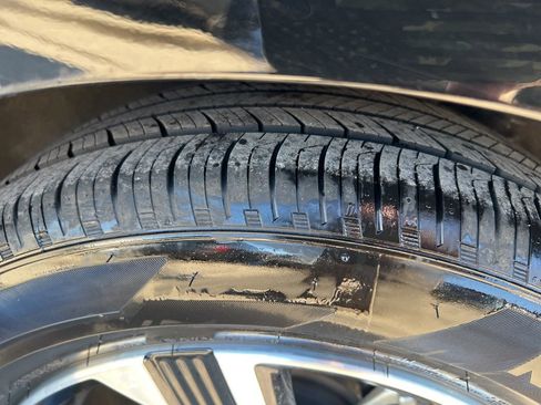 Used 2025 Nissan Sentra SV image 40