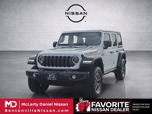 Used 2025 Jeep Wrangler Unlimited Rubicon AWD/4WD image 2