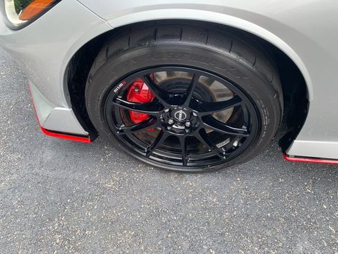Used 2025 Nissan Z NISMO w/ Floor Mat Package RWD image 19