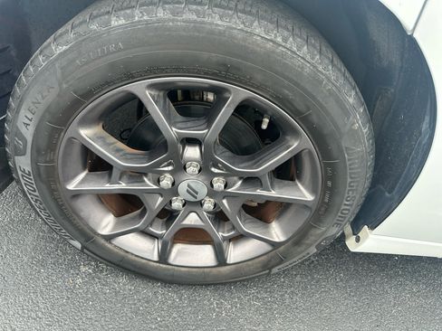 Used 2018 Dodge Charger GT w/ Blacktop Package image 8