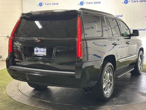 Used 2016 Cadillac Escalade Luxury image 3